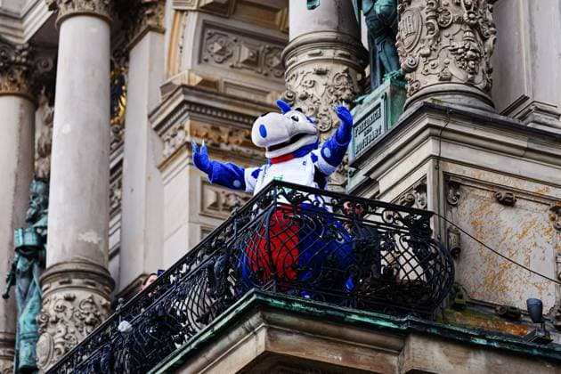 Mascot Dino Hermann GER, Hamburger SV promotion party, football, 2024 2025 season, 19 05 2025 GER, Hamburger SV promotion party, football, 2024 2025 season, 19 05 2025 Hamburg Copyright: xEibner-Pressefoto MarcelxvonxFehrnx EP_MFN