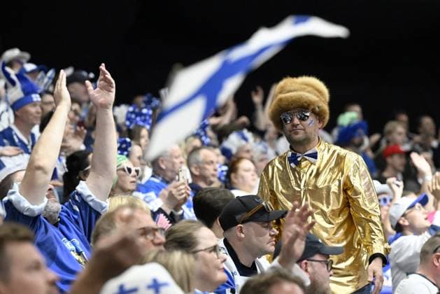 Finnish fans cheer at the beginning of the 2025 IIHF Ice hockey, Eishockey World Championships preliminary round group A match between Canada and Finland in Stockholm on May 19, 2025. Stockholm Sweden LKFTJK20250519212513XSMO  Copyright: xVesaxMoilanenx LKFTJK20250519212513XSMO