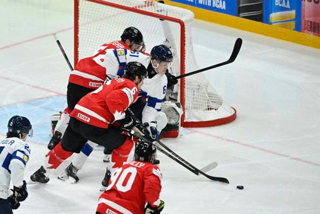 STOCKHOLM, SWEDEN 20250519 Finlands Juuso Parssinen tries to score in the Canadian goal area during the IIHF Ice Hockey World Championship group A match between Canada and Finland at Avicii Arena in Stockholm, Sweden, on May 19, 2025 STOCKHOLM SWEDEN x10080x  Copyright: xFredrikxSandberg TTx ICE HOCKEY WC CANADA-FINLAND