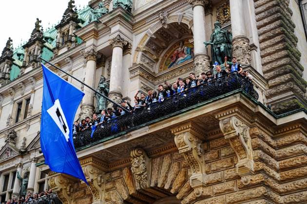 Hamburger SV on Rathausbalkon GER, Hamburger SV promotion party, football, 2024 2025 season, 19 05 2025 GER, Hamburger SV promotion party, football, 2024 2025 season, 19 05 2025 Hamburg Copyright: xEibner-Pressefoto MarcelxvonxFehrnx EP_MFN