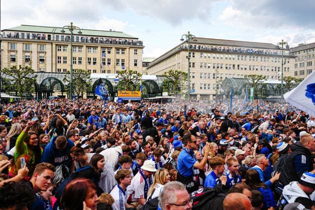 Fans celebrate both teams GER, Hamburger SV promotion party, football, 2024 2025 season, 19 05 2025 GER, Hamburger SV promotion party, football, 2024 2025 season, 19 05 2025 Hamburg Copyright: xEibner-Pressefoto MarcelxvonxFehrnx EP_MFN