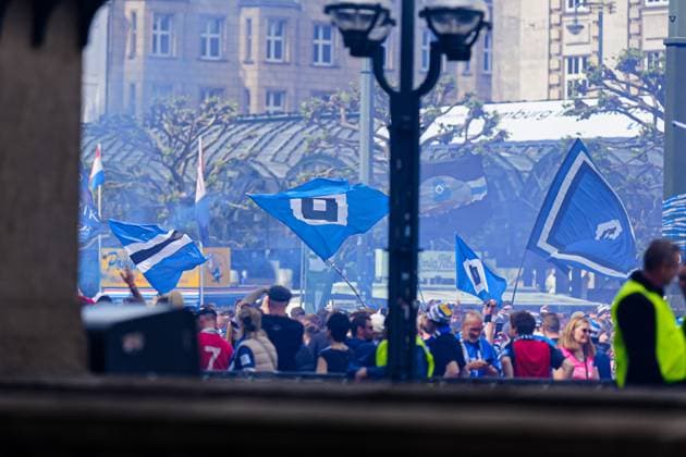 Flag Hamburger SV, theme photo, theme picture, symbol photo, symbol picture, stock photo GER, promotion party Hamburger SV, football, season 2024 2025, 19 05 2025 GER, promotion party Hamburger SV, football, season 2024 2025, 19 05 2025 Hamburg Copyright: xEibner-Pressefoto MarcelxvonxFehrnx EP_MFN