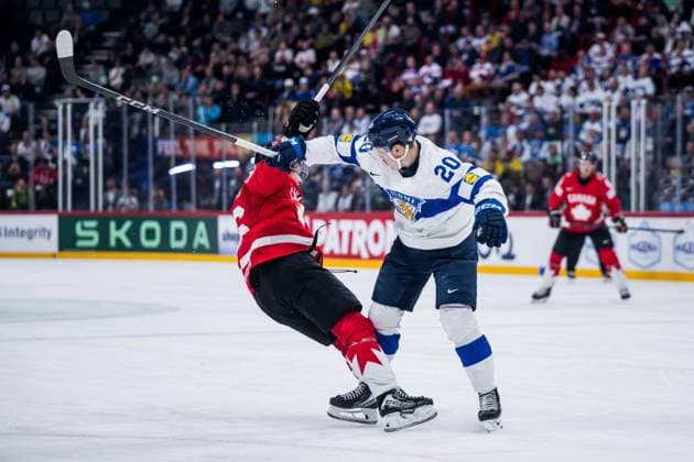 250519 Macklin Celebrini of Canada and Eeli Tolvanen of Finland during the 2025 IIHF Ice Hockey World Championship group stage game between Canada and Finland on May 19, 2025 in Stockholm Photo Simon Hastegard BILDBYRAN kod SH SH0623 ishockey ice hockey ishockey vm 2025 vm 2025 iihf world championship kanada canada finland 10 bbeng  Copyright: SIMONxHASTEGARD BB250519SH013