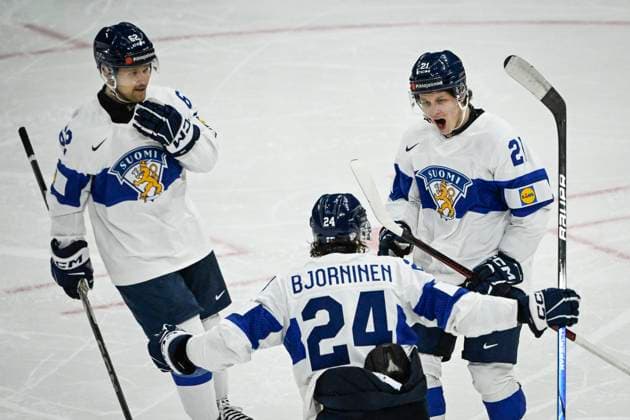 STOCKHOLM, SWEDEN 20250519 Finlands Patrik Puistola 21 celebrates scoring 1 1 with teammates during the IIHF Ice Hockey World Championship group A match between Canada and Finland at Avicii Arena in Stockholm, Sweden, on May 19, 2025 STOCKHOLM SWEDEN x10080x  Copyright: xFredrikxSandberg TTx ICE HOCKEY WC CANADA-FINLAND