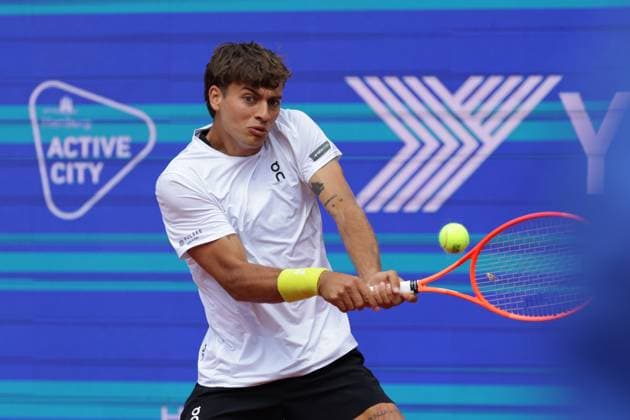 GER, Hamburg, xFSx, ATP 500 , mens tennis tournament Bitpanda Hamburg Open 2025, sixteenth final 20 05 2025 Flavio Cobolli ITA plays a backhand Copyright: HMBxMedia FernandoxSoares