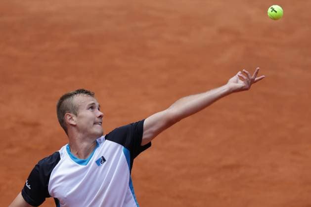 GER, Hamburg, xFSx, ATP 500 , mens tennis tournament Bitpanda Hamburg Open 2025, sixteenth final 20 05 2025 Vitaliy Sachko UKR makes a serve Copyright: HMBxMedia FernandoxSoares