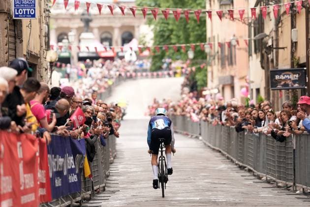 Clarke Simon James of Israel - Premier Tech during the stage 10 of the Giro d™Italia from Lucca to Pisa Tudor ITT (Individual Time Trial), Italy - Tuesday, May 20, 2025. - cycling.  Copyright: xMassimoxPaolone LaPressex