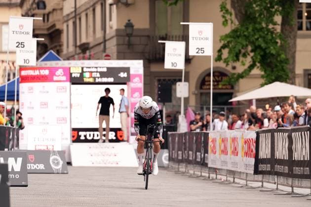 Vine Jay of Uae Team Emirates Xrg during the stage 10 of the Giro d™Italia from Lucca to Pisa Tudor ITT (Individual Time Trial), Italy - Tuesday, May 20, 2025. - cycling.  Copyright: xMassimoxPaolone LaPressex