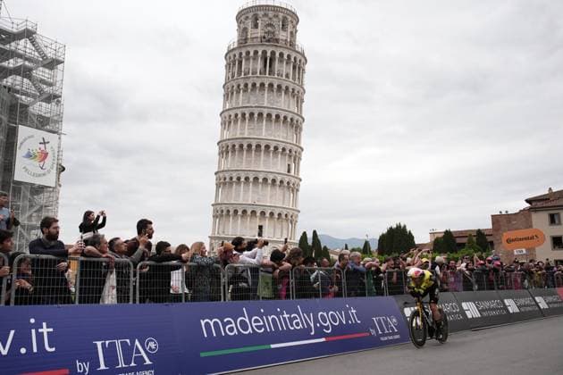 Van Aert Wout of Team Visma Lease A Bike during the stage 10 of the Giro d™Italia from Lucca to Pisa Tudor ITT (Individual Time Trial), Italy - Tuesday, May 20, 2025. - cycling.  Copyright: xMarcoxAlpozzi LaPressex