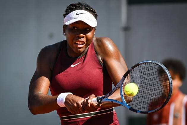 May 20, 2025, Paris, France: DAPHNEE MPETSHI PERRICARD of France in action against A.C. Knutson of Czechia during the second qualifying day of the ATP, Tennis Herren French Open 2025, Grand Slam tennis tournament at Roland-Garros Stadium in Paris, France. Perricard won 6:4, 6:3. Paris France - ZUMAm308 20250520_zsp_m308_010 Copyright: xMatthieuxMirvillex