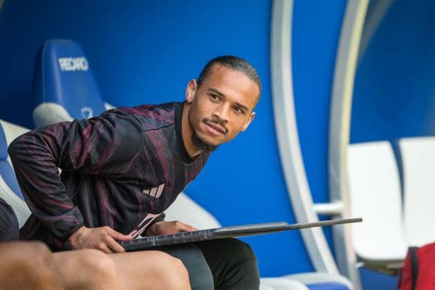 Soccer, 1 Bundesliga, 20250517, TSG 1899 Hoffenheim FC Bayern Munich In the picture Leroy SANE Bayern, 10 changeover board on bench Player bench Substitute bench Sinsheim PreZero Arena Baden Württemberg Germany Copyright: Passion2Press MarkusxFischerx