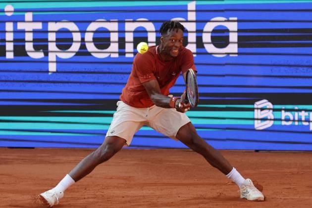 GER, Hamburg, xFSx , ATP 500 , Mens Tennis Tournament Bitpanda Hamburg Open 2025, Sixteenth Final 20 05 2025 Gael Monfils FRA plays a backhand Copyright: HMBxMedia FernandoxSoares