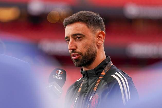 Manchester United, ManU FC stadium walk-around Manchester United midfielder Bruno Fernandes (8) media interview during the Manchester United stadium walk-around ahead of the UEFA Europa League Final, at the Estadio de San MamÃ s, Bilbao, Biscay, Spain on 20 May 2025 Credit: Eleanor Hoad Every Second Media Editorial use only. All images are copyright Every Second Media Limited. No images may be reproduced without prior permission. Copyright: xIMAGO EveryxSecondxMediax ESM-1485-0011 EleanorxHoadx xEveryxSecondxMediax