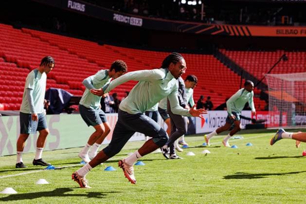 Djed Spence seen during Official Training session of Tottenham Hotspur FC before UEFA Europa League Final (Maciej Rogowski) Bilbao San Mames Spain Copyright: xMaciejxRogowskix tottenhamtraining2425-08