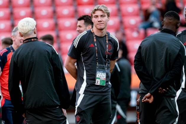 Manchester United, ManU Training Session And press conference, PK, Pressekonferenz - UEFA Europa League Final 2025 Rasmus Hojlund of Manchester United looks on during Manchester United training session ahead of the UEFA Europa League Final 2025 between Tottenham Hotspur and Manchester United at San Mames Stadium on May 20, 2025 in Bilbao, Spain. Bilbao San Mames Stadium Spain Copyright: xGiuseppexMaffiax UEL_Final_ManchesterUtd_MD-1_200525_DSC9530