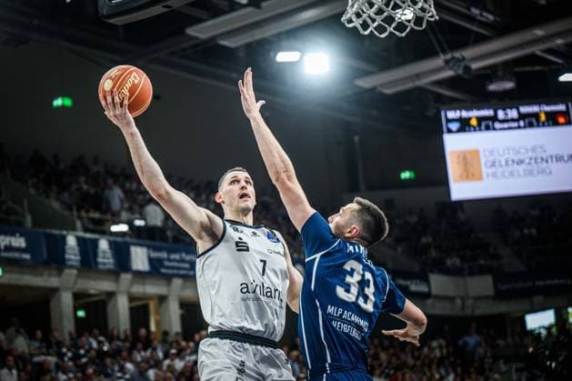 Heidelberg, Germany, 20 05 25 Jonas Richter Niners Chemnitz and Ryan Mikesell MLP Academics Heidelberg battle for the ball during the Basketball Bundesliga match between MLP Academics Heidelberg vs Niners Chemnitz at the SNP Dome on May 20, 2025 in Heidelberg, Germany Photo by Harry Langer DeFodi Images SNP Dome, Germany, 20 05 25 Jonas Richter Niners Chemnitz and Ryan Mikesell MLP Academics Heidelberg battle for the ball during the Basketball Bundesliga match between MLP Academics Heidelberg vs Niners Chemnitz at Heidelberg on May 20, 2025 in SNP Dome, Germany Photo by Harry Langer DeFodi Images Photo by Harry Langer DeFodi Images