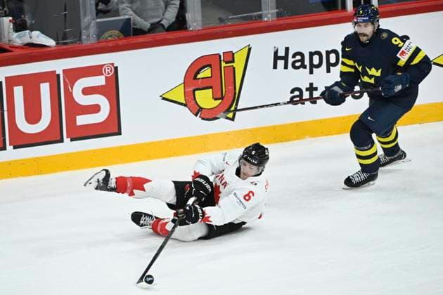 STOCKHOLM, SWEDEN 20250520 Canada s Travis Sanheim and Sweden s Filip Forsberg during the IIHF Ice Hockey World Championship group A match between Sweden and Canada at Avicii Arena in Stockholm, Sweden, on May 20, 2025 STOCKHOLM SWEDEN x10080x  Copyright: xFredrikxSandberg TTx ICE HOCKEY WC SWEDEN-CANADA