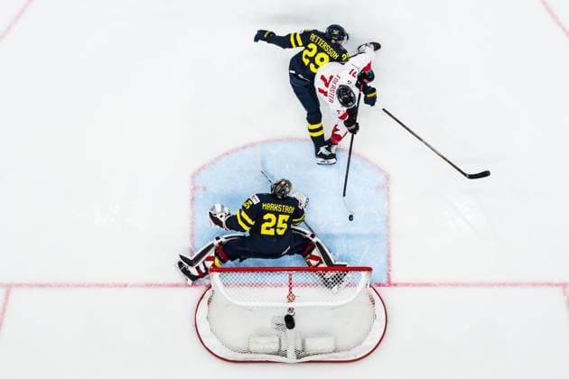 250520 Tyson Foerster of Canada scores 1 2 behind goaltender Jacob Markström and Marcus Pettersson of Sweden during the 2025 IIHF Ice Hockey World Championship group stage game between Sweden and Canada on May 20, 2025 in Stockholm Photo Joel Marklund BILDBYRAN kod JM JM0689 ishockey ice hockey ishockey vm 2025 vm 2025 iihf world championship sverige sweden kanada canada bbeng gruppspel  Copyright: JOELxMARKLUND BB250520JM031