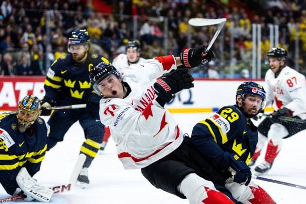 Sport Bilder des Tages Ice hockey, Eishockey - IIHF WC 2025 STOCKHOLM,SWEDEN,20.MAY.25 - ICE HOCKEY - IIHF Ice Hockey World Championship, WM, Weltmeisterschaft 2025, group stage, Sweden vs Canada. Image shows the rejoicing of Tyson Foerster (CAN).  GEPAxpictures xMaticxKlansek
