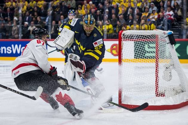 250520 Sidney Crosby of Canada and goaltender Jacob Markström of Sweden during the 2025 IIHF Ice Hockey World Championship group stage game between Sweden and Canada on May 20, 2025 in Stockholm Photo Maxim Thore BILDBYRAN kod MT JM0689 ishockey ice hockey ishockey vm 2025 vm 2025 iihf world championship sverige sweden kanada canada bbeng gruppspel bbauto  Copyright: MAXIMxTHORE BB250520MT082