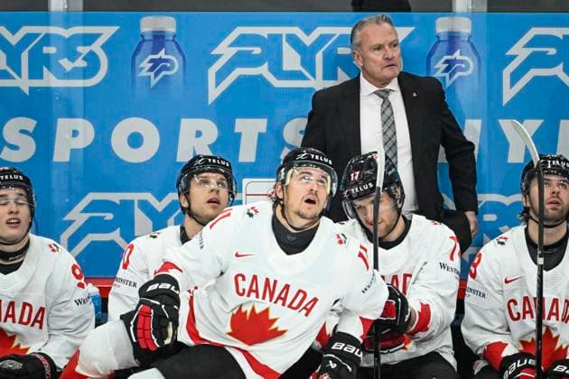 STOCKHOLM, SWEDEN 20250520 Canada s head coach Dean Evason looks on during the IIHF Ice Hockey World Championship group A match between Sweden and Canada at Avicii Arena in Stockholm, Sweden, on May 20, 2025 STOCKHOLM SWEDEN x10080x  Copyright: xFredrikxSandberg TTx ICE HOCKEY WC SWEDEN-CANADA