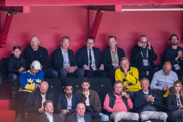 250520 Mats Sundin, Nicklas Lidström and Prince Daniel of Sweden during the 2025 IIHF Ice Hockey World Championship group stage game between Sweden and Canada on May 20, 2025 in Stockholm Photo Simon Hastegard BILDBYRAN kod SH JM0689 ishockey ice hockey ishockey vm 2025 vm 2025 iihf world championship sverige sweden kanada canada bbeng gruppspel  Copyright: SIMONxHASTEGARD BB250520SH019