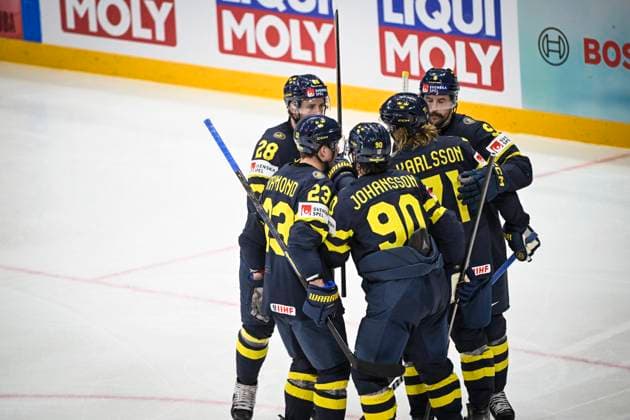 STOCKHOLM, SWEDEN 20250520 Swedens Marcus Johansson 90 celebrates with teammates after scoring during the IIHF Ice Hockey World Championship group A match between Sweden and Canada at Avicii Arena in Stockholm, Sweden, on May 20, 2025 STOCKHOLM SWEDEN x10080x  Copyright: xFredrikxSandberg TTx ICE HOCKEY WC SWEDEN-CANADA
