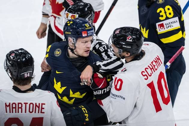 250520 Emil Heineman of Sweden and Brayden Schenn of Canada during the 2025 IIHF Ice Hockey World Championship group stage game between Sweden and Canada on May 20, 2025 in Stockholm Photo Simon Hastegard BILDBYRAN kod SH JM0689 ishockey ice hockey ishockey vm 2025 vm 2025 iihf world championship sverige sweden kanada canada bbeng gruppspel  Copyright: SIMONxHASTEGARD BB250520SH025