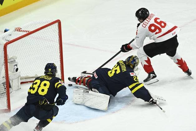 STOCKHOLM, SWEDEN 20250520 Canada s Macklin Celebrini 96 scores at Sweden s goalkeeper Jacob Markström during the IIHF Ice Hockey World Championship group A match between Sweden and Canada at Avicii Arena in Stockholm, Sweden, on May 20, 2025 STOCKHOLM SWEDEN x10080x  Copyright: xFredrikxSandberg TTx ICE HOCKEY WC SWEDEN-CANADA