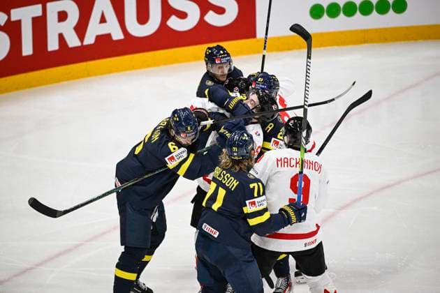 STOCKHOLM, SWEDEN 20250520 Players fight during the IIHF Ice Hockey World Championship group A match between Sweden and Canada at Avicii Arena in Stockholm, Sweden, on May 20, 2025 STOCKHOLM SWEDEN x10080x  Copyright: xFredrikxSandberg TTx ICE HOCKEY WC SWEDEN-CANADA
