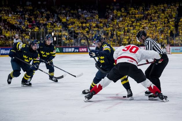 250520 Marcus Johansson, Leo Carlsson and Alexander Wennberg of Sweden against Ryan O Reilly of Canada during the 2025 IIHF Ice Hockey World Championship group stage game between Sweden and Canada on May 20, 2025 in Stockholm Photo Joel Marklund BILDBYRAN kod JM JM0689 ishockey ice hockey ishockey vm 2025 vm 2025 iihf world championship sverige sweden kanada canada bbeng gruppspel  Copyright: JOELxMARKLUND BB250520JM053