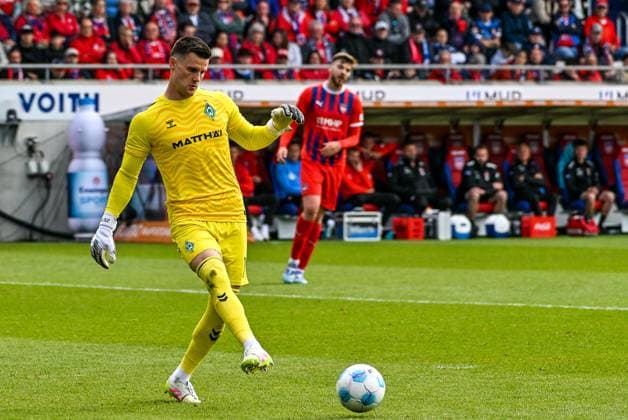 GER, 1. FBL, 1. FC Heidenheim 1846 vs SV Werder Bremen 17.05.2025, Voith-Arena, Heidenheim, GER, 1. FBL, 1. FC Heidenheim 1846 vs SV Werder Bremen, im Bild Michael Zetterer (Werder Bremen, 1) *** GER, 1 FBL, 1 FC Heidenheim 1846 vs SV Werder Bremen 17 05 2025, Voith Arena, Heidenheim, GER, 1 FBL, 1 FC Heidenheim 1846 vs SV Werder Bremen, in the picture Michael Zetterer Werder Bremen, 1 nordphotoxGmbHx xHafner nph00200