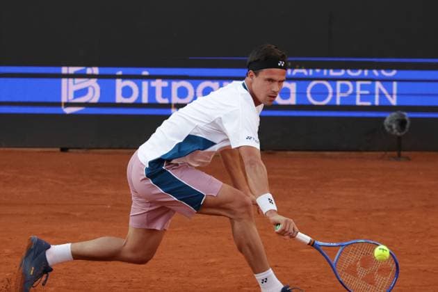 GER, Hamburg, xFSx , ATP 500 , Mens Tennis Tournament Bitpanda Hamburg Open 2025, Sixteenth Final 20 05 2025 Daniel Altmeier GER plays a backhand Copyright: HMBxMedia FernandoxSoares
