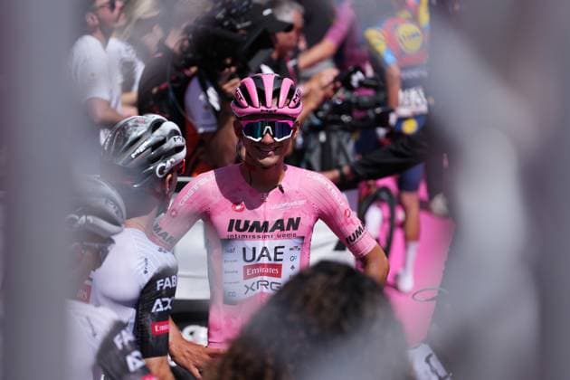 Del Toro Romero Isaac of Uae Team Emirates Xrg, pink jersey, during the stage 11 of the Giro d™Italia from Viareggio to Castelnovo ne Monti, Italy - Wednesday, May 21, 2025. - cycling.  Copyright: xGianxMattiaxD Alberto LaPressex
