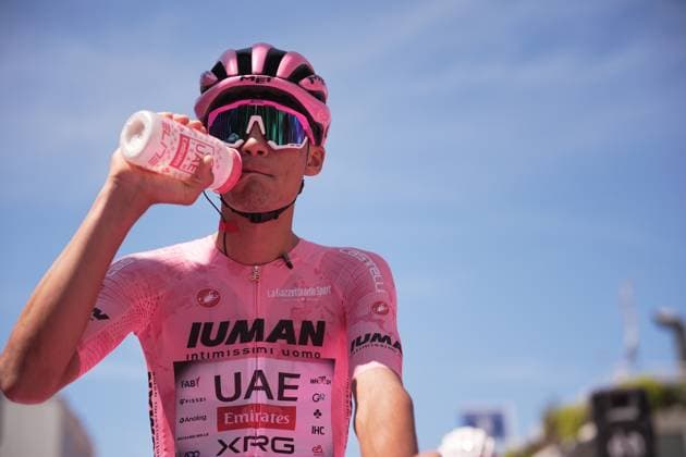 Del Toro Romero Isaac of Uae Team Emirates Xrg, pink jersey, during the stage 11 of the Giro d™Italia from Viareggio to Castelnovo ne Monti, Italy - Wednesday, May 21, 2025. - cycling.  Copyright: xMarcoxAlpozzi LaPressex