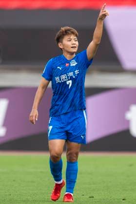 (250521) -- WUHAN, May 21, 2025 -- Wang Shuang of Wuhan Jiangda Women s FC celebrates a goal during the semifinal between Wuhan Jiangda Women s FC of China and Ho Chi Minh City Women s FC of Vietnam at the 2024 2025 AFC Women s Champions League in Wuhan, China, May 21, 2025. ) (SP)CHINA-WUHAN-FOOTBALL-AFC WOMEN S CHAMPIONS LEAGUE-SEMIFINAL (CN) WuxZhizun 