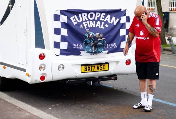 Manchester United, ManU fans seen around the city. Tottenham Hotspur v Manchester United, Europa League Final, Football, San Mames Stadium, Bilbao, Spain - 21 May 2025 EDITORIAL USE ONLY No use with unauthorised audio, video, data, fixture lists, club league logos or live services. Online in-match use limited to 120 images, no video emulation. No use in betting, games or single club league player publications. Copyright: xJamesxMarsh Shutterstockx 15312890j