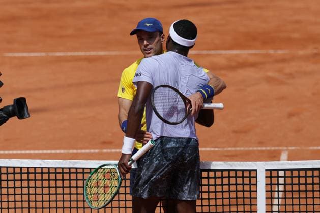GER, Hamburg, xFSx , ATP 500 , Mens Tennis Tournament Bitpanda Hamburg Open 2025, Round of 16 21 05 2025 Frances Tiafoe USA congratulates Roberto Bautista Agut ESP on his victory Copyright: HMBxMedia FernandoxSoares