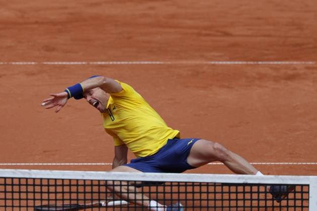 GER, Hamburg, xFSx , ATP 500 , Mens Tennis Tournament Bitpanda Hamburg Open 2025, Round of 16 21 05 2025 Roberto Bautista Agut ESP falls down Copyright: HMBxMedia FernandoxSoares