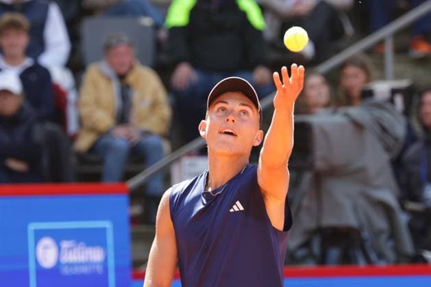 GER, Hamburg, xFSx , ATP 500 , Mens Tennis Tournament Bitpanda Hamburg Open 2025, Round of 16 21 05 2025 Justin Engel GER makes a serve Copyright: HMBxMedia FernandoxSoares