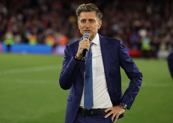 London, England, 20th May 2025. Crystal Palace Chairman Steve Parish talks to the fans after the Crystal Palace vs Wolverhampton Wanderers Premier League match at Selhurst Park, London. Picture credit should read: Paul Terry Sportimage EDITORIAL USE ONLY. No use with unauthorised audio, video, data, fixture lists, club league logos or live services. Online in-match use limited to 120 images, no video emulation. No use in betting, games or single club league player publications. SPI_123_PT_Crystal_Palace_Wolves SPI-3953-0123