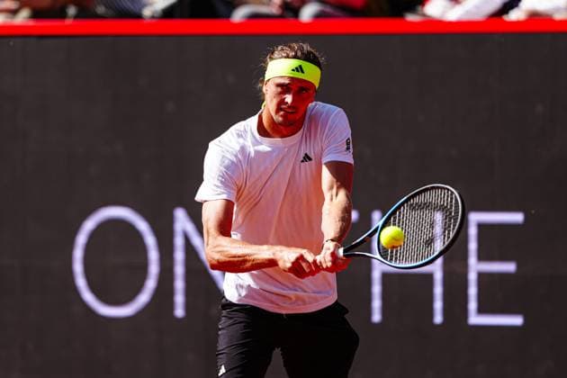 Alexander Zverev GER GER, Alexander Zverev GER vs Alexandre Muller FRA , Tennis, ATP 500, Bitpanda Hamburg Open, Round of 16, 21 05 2025 GER, Alexander Zverev GER vs Alexandre Muller FRA , Tennis, ATP 500, Bitpanda Hamburg Open, Round of 16, 21 05 2025 Hamburg Copyright: xEibner-Pressefoto MarcelxvonxFehrnx EP_MFN