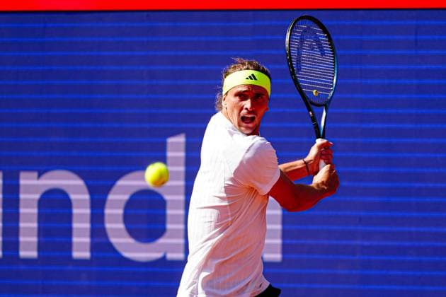 Alexander Zverev GER GER, Alexander Zverev GER vs Alexandre Muller FRA , Tennis, ATP 500, Bitpanda Hamburg Open, Round of 16, 21 05 2025 GER, Alexander Zverev GER vs Alexandre Muller FRA , Tennis, ATP 500, Bitpanda Hamburg Open, Round of 16, 21 05 2025 Hamburg Copyright: xEibner-Pressefoto MarcelxvonxFehrnx EP_MFN