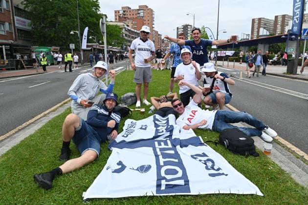 Bilbao prepares for the UEFA Europa League final Tottenham fans before the match between Manchester United and Tottenham on the occasion of the Europa League final, 21 May 2025, in Bilbao, Vizcaya, Basque Country Spain San Mamés stadium hosts the match between Manchester United and Tottenham that will decide the European silver division champion The final is the biggest event held in Bilbao to date 21 MAY 2025 UEFA EUROPA LEAGUE MANCHESTER TOTTHAM FUTBOL Bilbao, Vizcaya Basque Country Bilbao, Vizcaya Basque Country Spain  Copyright: xDavidxdexHarox 6737943