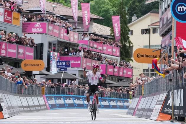 Carapaz Richard of Ef Education - Easypost Team winner of the stage during the stage 11 of the Giro d™Italia from Viareggio to Castelnovo ne Monti, Italy - Wednesday, May 21, 2025. - cycling.  Copyright: xGianxMattiaxD Alberto LaPressex