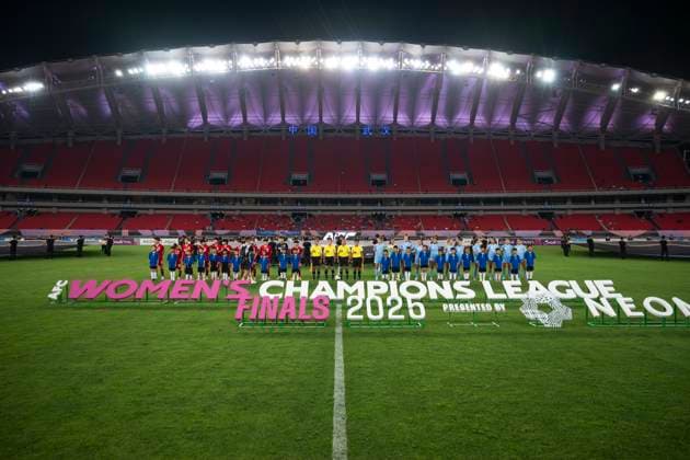 (250521) -- WUHAN, May 21, 2025 -- Players of both sides line up before the semifinal between Hyundai Steel Red Angels Women s FC of South Korea and Melbourne City FC of Australia at the 2024 2025 AFC Women s Champions League in Wuhan, China, May 21, 2025. ) (SP)CHINA-WUHAN-FOOTBALL-AFC WOMEN S CHAMPIONS LEAGUE-SEMIFINAL (CN) WuxZhizun 