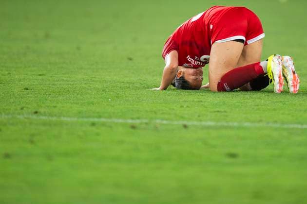 (250521) -- WUHAN, May 21, 2025 -- Suzuki Haruhi of Hyundai Steel Red Angels Women s FC reacts during the semifinal between Hyundai Steel Red Angels Women s FC of South Korea and Melbourne City FC of Australia at the 2024 2025 AFC Women s Champions League in Wuhan, China, May 21, 2025. ) (SP)CHINA-WUHAN-FOOTBALL-AFC WOMEN S CHAMPIONS LEAGUE-SEMIFINAL (CN) WuxZhizun 