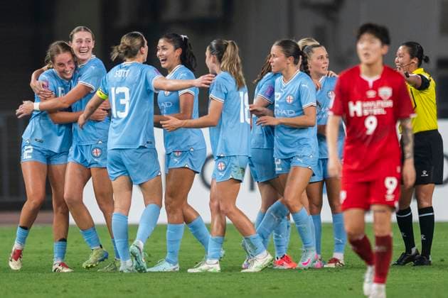 (250521) -- WUHAN, May 21, 2025 -- Players of Melbourne City FC celebrate scoring during the semifinal between Hyundai Steel Red Angels Women s FC of South Korea and Melbourne City FC of Australia at the 2024 2025 AFC Women s Champions League in Wuhan, China, May 21, 2025. ) (SP)CHINA-WUHAN-FOOTBALL-AFC WOMEN S CHAMPIONS LEAGUE-SEMIFINAL (CN) WuxZhizun 