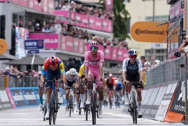 Del Toro Romero Isaac of Uae Team Emirates Xrg pink jersey during the stage 11 of the Giro d™Italia from Viareggio to Castelnovo ne Monti, Italy - Wednesday, May 21, 2025. - cycling.  Copyright: xGianxMattiaxD Alberto LaPressex