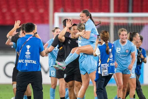 (250521) -- WUHAN, May 21, 2025 -- Players of Melbourne City FC celebrate after winning the semifinal between Hyundai Steel Red Angels Women s FC of South Korea and Melbourne City FC of Australia at the 2024 2025 AFC Women s Champions League in Wuhan, China, May 21, 2025. ) (SP)CHINA-WUHAN-FOOTBALL-AFC WOMEN S CHAMPIONS LEAGUE-SEMIFINAL (CN) WuxZhizun 